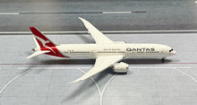 Load image into Gallery viewer, JC Wings 1/400 Qantas Airways Boeing 787-9 VH-ZNF flaps down
