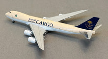 Load image into Gallery viewer, HX Models 1/400 Saudi Arabian Airlines Cargo Boeing 747-8F HZ-AI3 3B631601
