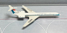 Load image into Gallery viewer, Phoenix 1/400 Aeroflot/KLM Ilyushin Il-62 CCCP-86653
