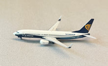 Load image into Gallery viewer, JC Wings 1/400 Ryanair Boeing 737-800 White Nose EI-DCL XX40040

