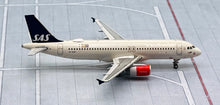 Load image into Gallery viewer, JC Wings 1/400 SAS Scandinavian Airlines Airbus A320 OY-KAR
