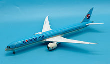 Load image into Gallery viewer, SQ Wings 1/200 Korean Air Boeing 787-10 HL8572 L2140

