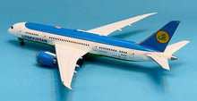 Load image into Gallery viewer, SQ Wings 1/200 Uzbekistan Airways Boeing 787-8 UK78706 L2035
