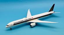Load image into Gallery viewer, SQ Wings 1/200 Singapore Airlines Boeing 787-10 9V-SCJ L2039
