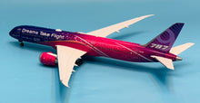 Load image into Gallery viewer, SQ Wings 1/200 Boeing Company 787-9 Dreams Take Flight N1015B L2128
