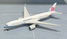 Load image into Gallery viewer, Phoenix 1/400 China Airlines Airbus A350-900 B-18916
