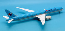 Load image into Gallery viewer, SQ Wings 1/200 Korean Air Boeing 787-10 HL8572 L2140
