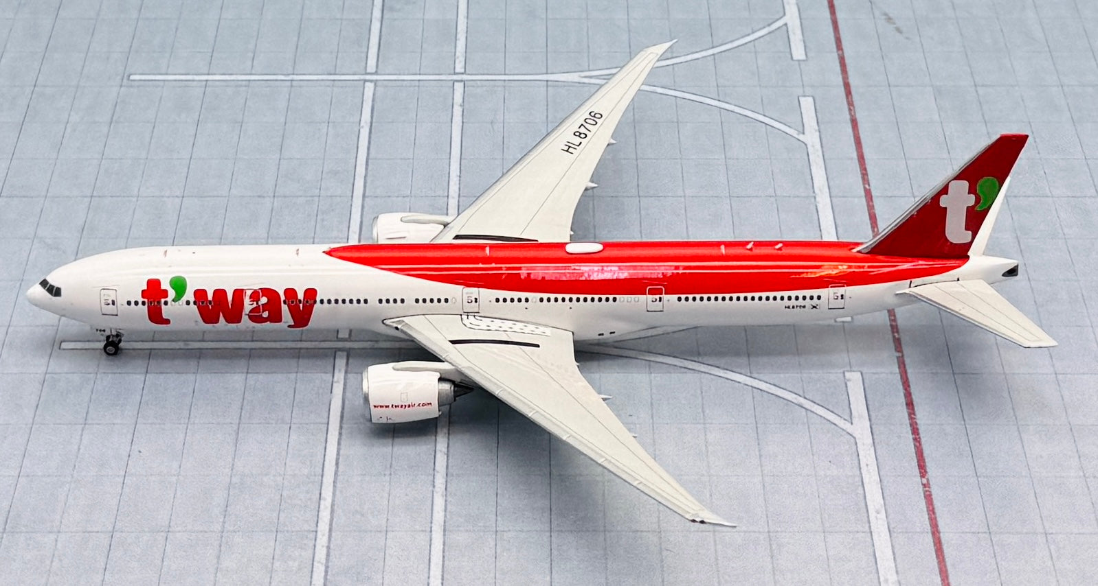 T-way航空 B777-300ER HL8706 1/400 Phoenix Models 1/400 T'way Air Boeing 777-300ER HL8706 – First