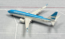 Load image into Gallery viewer, JC Wings 1/400 Aerolineas Argentinas Boeing 737-8 Max LV-GVD
