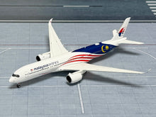 Load image into Gallery viewer, JC Wings 1/400 Malaysia Airlines Airbus A350-900XWB 9M-MAG
