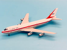 Load image into Gallery viewer, JC Wings 1/400 Boeing Company 747-100 House Colour N7470 First Prototype Museum Versionwith GSE set
