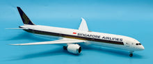 Load image into Gallery viewer, SQ Wings 1/200 Singapore Airlines Boeing 787-10 9V-SCN L2038
