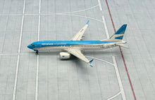 Load image into Gallery viewer, JC Wings 1/400 Aerolineas Argentinas Boeing 737-8 Max LV-HKV
