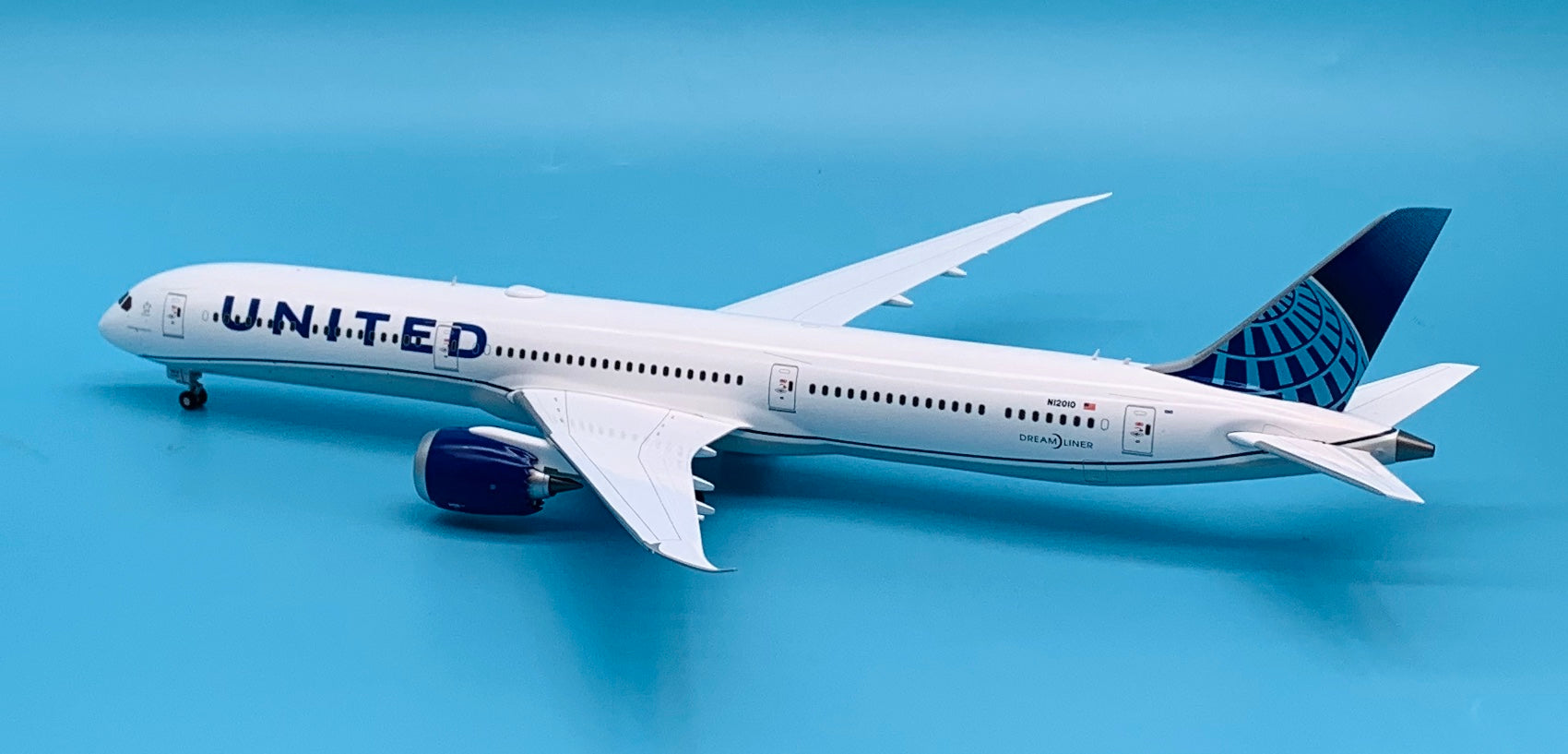 Gemini Jets 1/200 United Airlines Boeing 787-10 N12010 – First