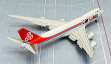 Load image into Gallery viewer, HX Models 1/400 Cargolux Boeing 747-8F LX-VCC Flaps down B632001F
