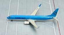 Load image into Gallery viewer, HX models 1/400 Korean Air Boeing 737-900 HL8248
