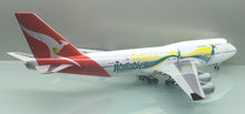 Load image into Gallery viewer, Herpa Wings 1/200 Qantas Airways Boeing 747-400 Go Wallabies resin model VH-OJO 554664
