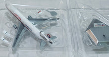 Load image into Gallery viewer, HX Models 1/400 China Eastern Airlines McDonnell Douglas MD-11F B-2170
