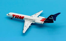 Load image into Gallery viewer, Gemini Jets 1/200 TAM Linhas Aérea Fokker 100 PT-MRA

