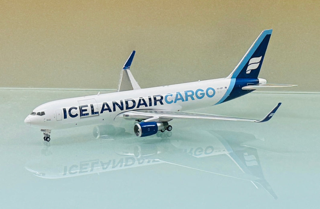 JC Wings 1/400 Icelandair Cargo Boeing 767-300ER(BCF) TF-ISP
