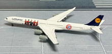 Load image into Gallery viewer, YY Wings 1/400 Lufthansa Airbus A340-600 D-AIHZ Bayern Munich flaps down
