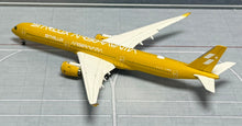 Load image into Gallery viewer, YY Wings 1/400 Starlux Airlines Airbus A350-1000 B-58554 flaps down
