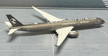 Load image into Gallery viewer, YY Wings 1/400 Starlux Airlines Airbus A350-1000 B-58553 flaps down
