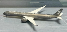 Load image into Gallery viewer, YY Wings 1/400 Starlux Airlines Airbus A350-1000 B-58553
