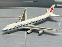Load image into Gallery viewer, YY Wings 1/400 Air China Cargo Boeing 747-400F B-2409
