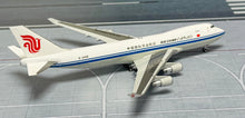 Load image into Gallery viewer, YY Wings 1/400 Air China Cargo Boeing 747-400F B-2409
