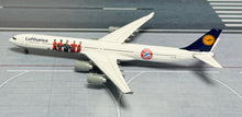 Load image into Gallery viewer, YY Wings 1/400 Lufthansa Airbus A340-600 D-AIHZ Bayern Munich
