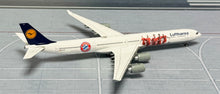 Load image into Gallery viewer, YY Wings 1/400 Lufthansa Airbus A340-600 D-AIHZ Bayern Munich
