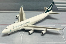 Load image into Gallery viewer, YY Wings 1/400 Cathay Pacific Boeing 747-400F B-LIA flaps down
