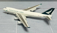Load image into Gallery viewer, YY Wings 1/400 Cathay Pacific Boeing 747-400F B-LIA flaps down
