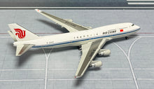 Load image into Gallery viewer, YY Wings 1/400 Air China Boeing 747-400 B-2445

