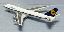 Load image into Gallery viewer, YY Wings 1/400 Lufthansa Boeing 747-100 D-ABYC
