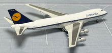 Load image into Gallery viewer, YY Wings 1/400 Lufthansa Boeing 747-100 D-ABYC
