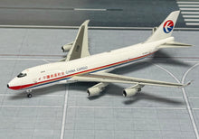 Load image into Gallery viewer, YY Wings 1/400 Air China Cargo Boeing 747-400F B-2428
