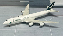 Load image into Gallery viewer, YY Wings 1/400 Cathay Pacific Boeing 747-8F B-LJN Flaps down
