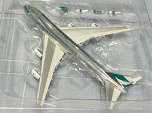 Load image into Gallery viewer, YY Wings 1/400 Cathay Pacific Boeing 747-400 Polished B-HUP Interactive
