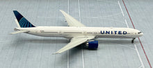 Load image into Gallery viewer, Gemini Jets 1/400 United Airlines Boeing 777-300ER N2352U flaps down
