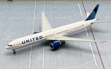 Load image into Gallery viewer, Gemini Jets 1/400 United Airlines Boeing 777-300ER N2352U
