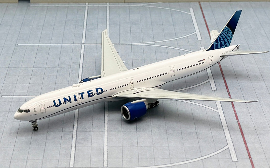 Gemini Jets 1/400 United Airlines Boeing 777-300ER N2352U