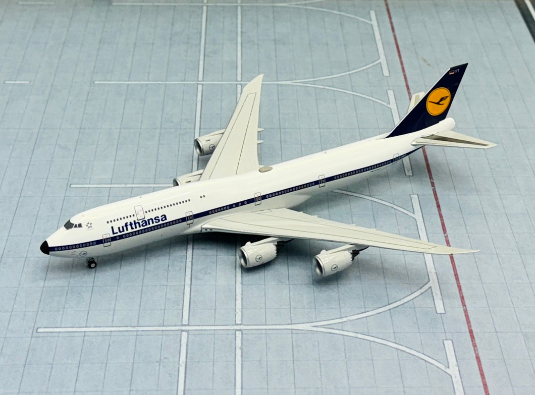 NG models 1/400 Lufthansa Boeing 747-8 D-ABYT retro 78016/78009