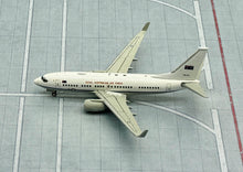 Load image into Gallery viewer, Gemini Jets 1/400 Royal Australian Air Force Boeing 737-700BBJ A36-001 GMRAA133
