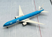 Load image into Gallery viewer, JC Wings 1/400 KLM Royal Dutch Airlines Boeing 767-300ER PH-BZF
