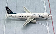 Load image into Gallery viewer, JC Wings 1/400 Air New Zealand Boeing 737-300 ZK-NGD
