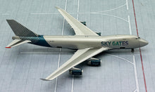 Load image into Gallery viewer, JC Wings 1/400 Sky Gates Airlines Boeing 747-400F Interactive Series VP-BCH
