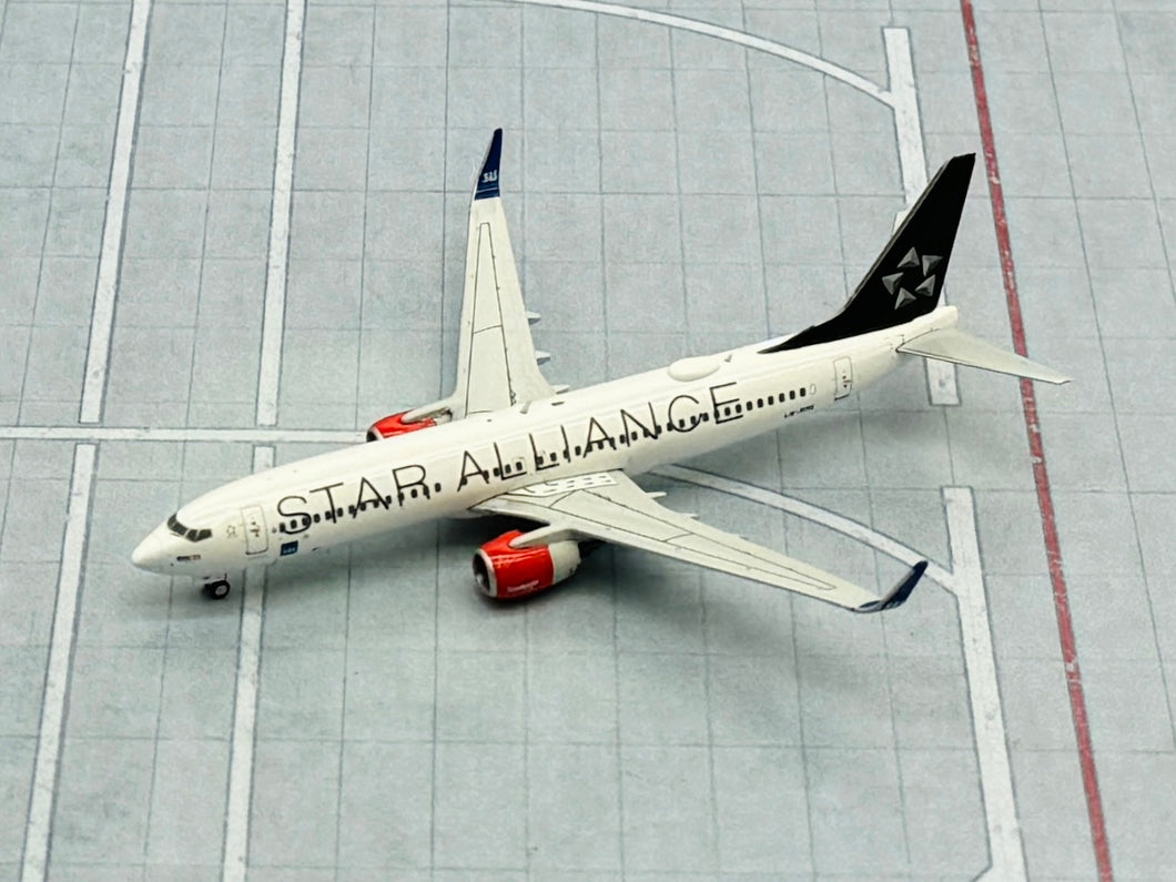 JC Wings 1/400 SAS Scandinavian Airlines Boeing 737-800 Star Alliance LN-RRE