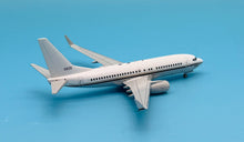 Load image into Gallery viewer, JC Wings 1/200 US Navy Boeing C-40A Clipper 165835 XX20278
